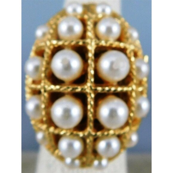 91/772 Vintage 1970s Avon Ring of Pearls Faux Pearls w/Hidden Perfume Pot - Picture 1 of 7